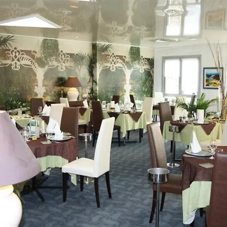 Hotell Logis Restaurant La Berteliere