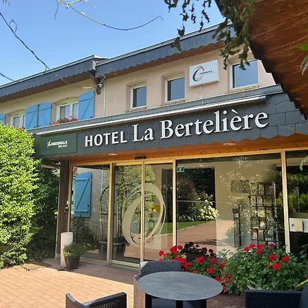 Logis Restaurant La Berteliere فندق Saint-Martin-du-Vivier