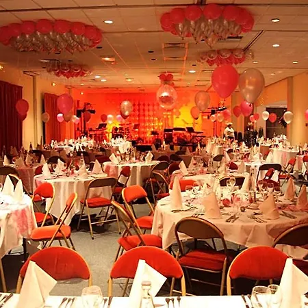 Logis Restaurant La Berteliere 호텔 4*
