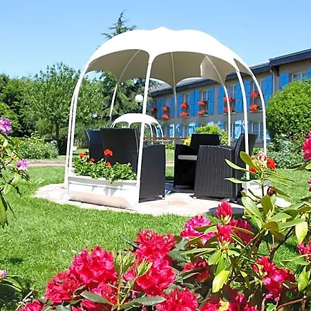 Logis Restaurant La Berteliere 호텔 4*