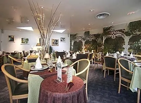 Logis Restaurant La Berteliere Hotel