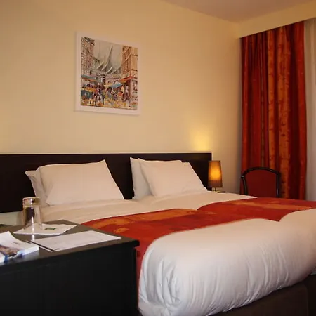 酒店 La Berteliere, The Originals Relais 4*