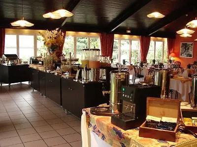 La Berteliere, The Originals Relais Hotel Saint-Martin-du-Vivier